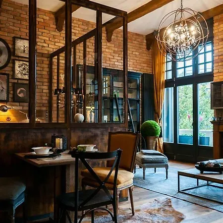 Luxury Brick & Bliss Loft On Iconic Square Lejlighed *
