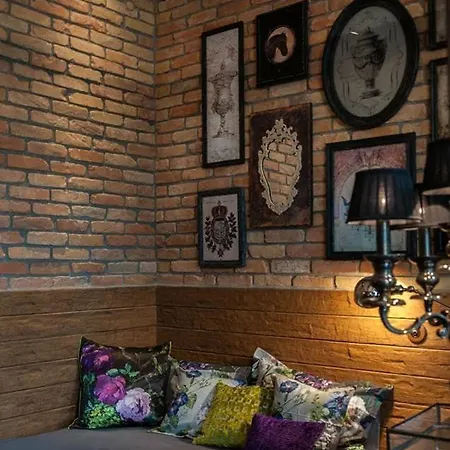Luxury Brick & Bliss Loft On Iconic Square